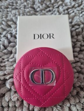 NIB Dior Quilted Round Lipstick Case in Bright Pink with CD Logo [B4-5]